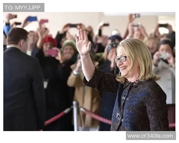 克林顿家庭公众形象延续:比尔·克林顿与切尔西·克林顿同框,女儿神似希拉里·克林顿 克林顿家庭公众形象延续:比尔·克林顿与切尔西·克林顿同框,女儿神似希拉里·克林顿